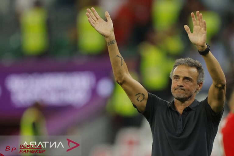 aston-villa-vs-psg-luis-enrique-minta-timnya-tetap-waspada