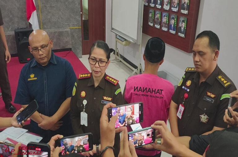 bea-cukai-serahkan-tersangka-barang-bukti-11-juta-batang-rokok-ilegal-ke-kejaksaan