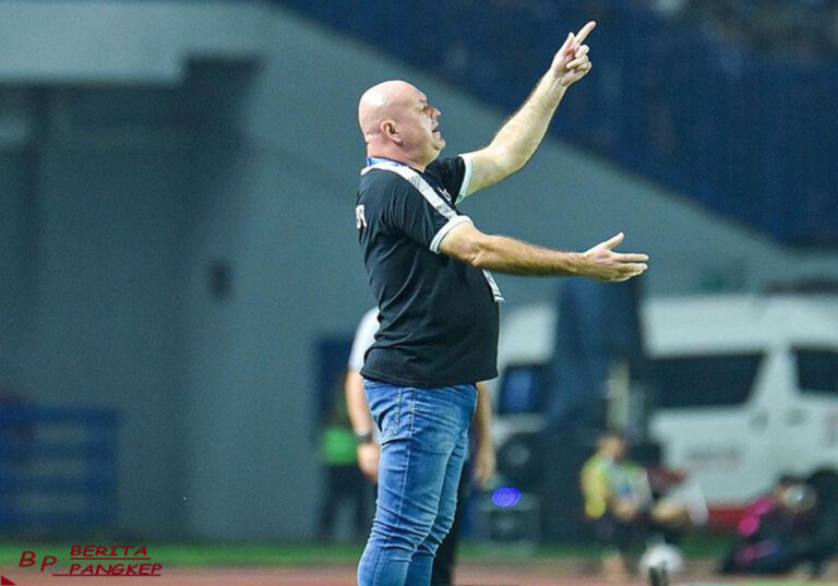 bojan-hodak-berharap-pemain-pengganti-tampil-habis-habisan-kontra-bali-united-1