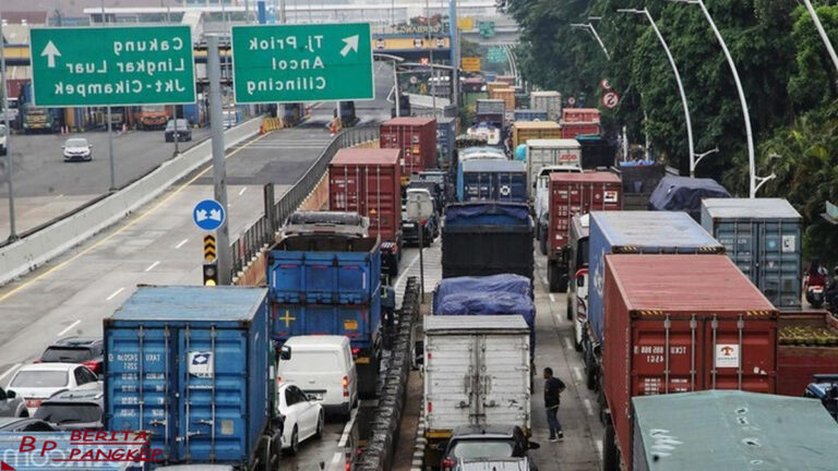 bos-pengusaha-kapal-teriak-akibat-macet-horor-di-priok