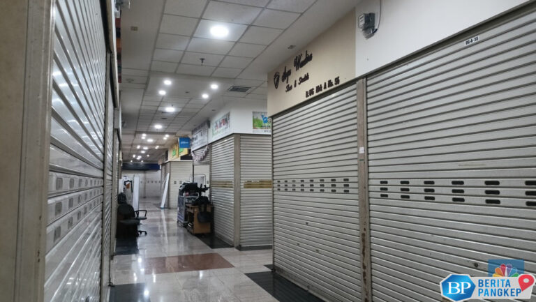 bukti-duit-orang-ri-menipis-pedagang-di-mangga-dua-nangis-omzet-seret