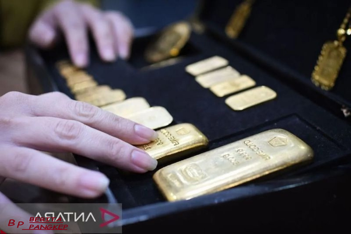 cetak-rekor-sejarah-harga-emas-tembus-usd-3300-per-troy