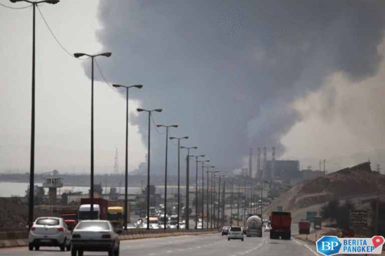 detik-detik-ledakan-dahsyat-guncang-pelabuhan-iran-500-orang-terluka