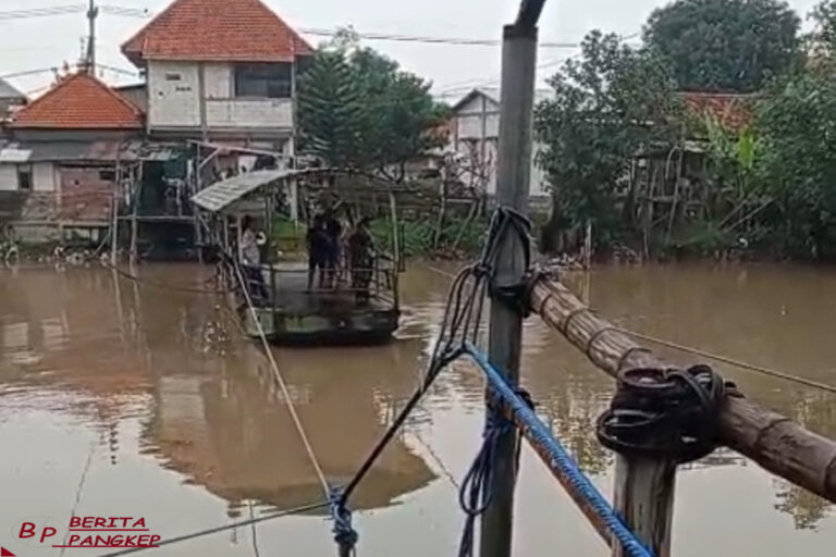 diduga-depresi-wanita-di-gresik-nekat-lompat-saat-naiki-perahu-tambangan-1