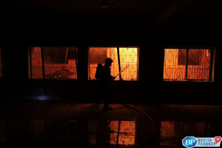 gudang-kimia-meledak-4-orang-tewas-dan-516-luka-luka