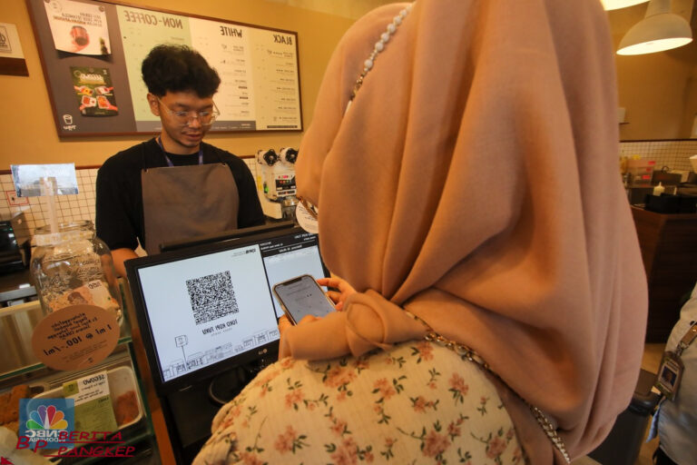 kelas-menengah-ri-makin-susah-buktinya-terlihat-di-qris