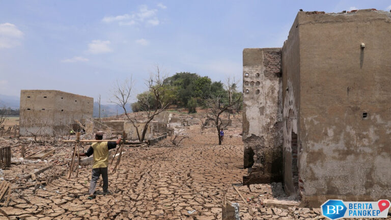 kiamat-mendekat-daratan-bumi-kehilangan-triliunan-ton-air