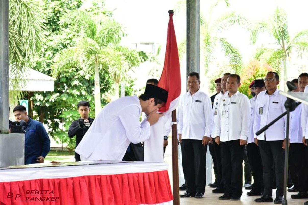 lima-napiter-di-nusakambangan-ikrar-setia-ke-nkri-komjen-eddy-deradikalisasi-harus-terpadu