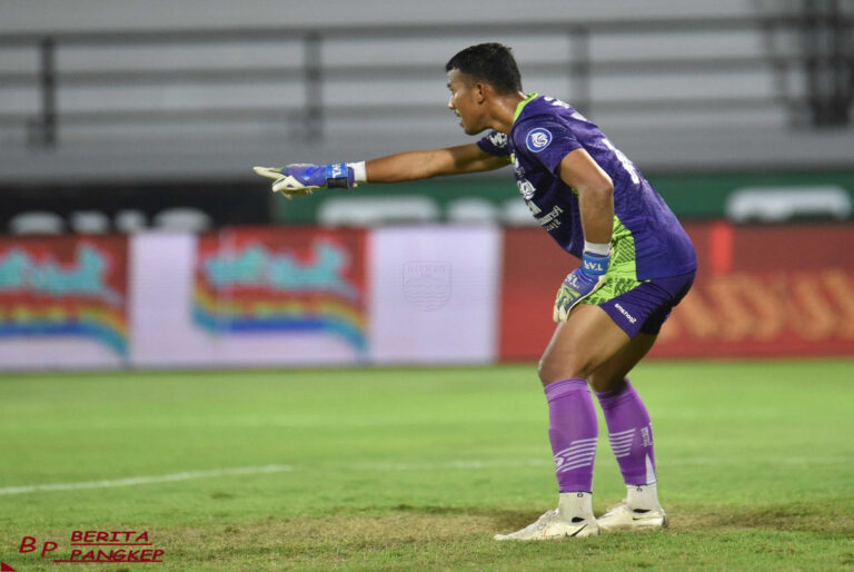 luizinho-passos-sebut-kiper-persib-siap-tempur-melawan-bali-united