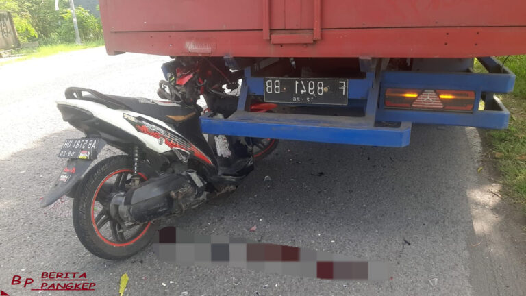 menabrak-truk-yang-parkir-seorang-perempuan-meregang-nyawa