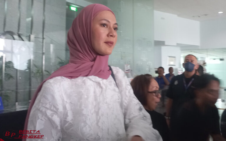 paula-verhoeven-datangi-kantor-komisi-yudisial-ada-apa