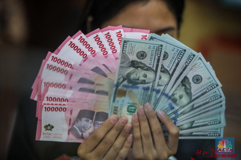 pelaku-pakar-cerna-keputusan-bi-dolar-turun-tipis-ke-rp16850