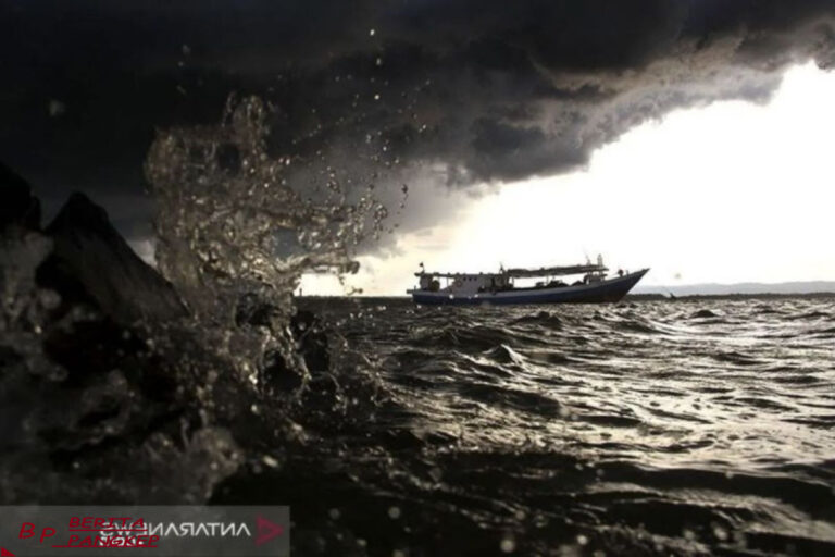 peringatan-gelombang-tinggi-dari-bmkg-akibat-2-siklon