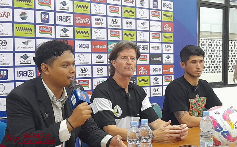 pss-sleman-ditekuk-dewa-united-pieter-sangat-kesal-dengan-kinerja-wasit
