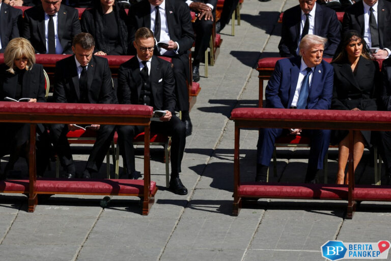 trump-zelensky-bertemu-rahasia-sebelum-pemakaman-paus-fransiskus