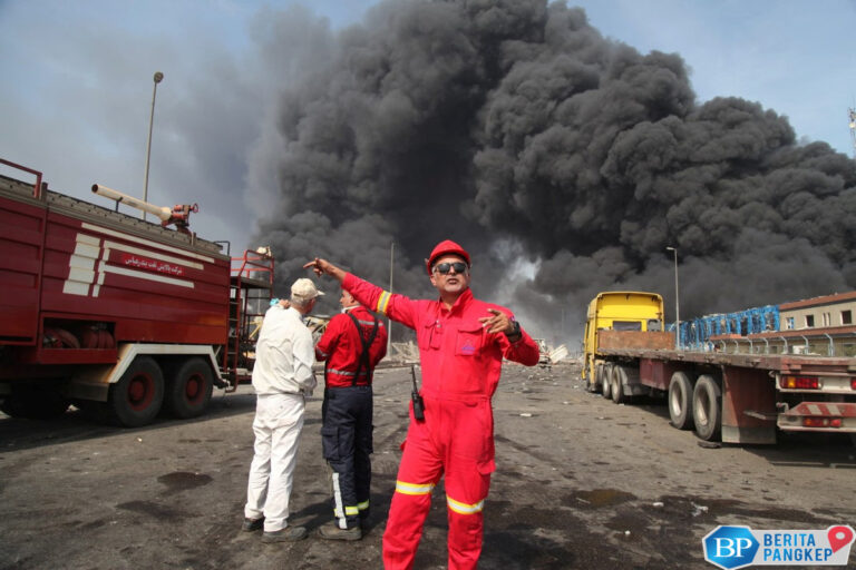 update-ledakan-dahsyat-di-pelabuhan-terbesar-40-orang-tewas