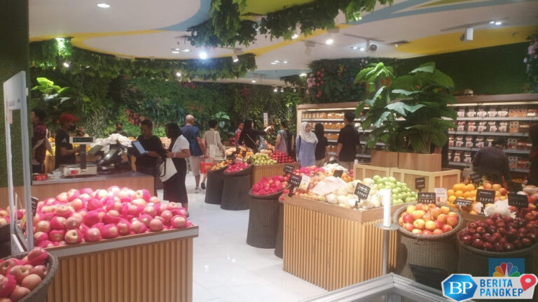 ada-diskon-jumbo-produk-segar-di-transmart-kokas-diburu-pengunjung