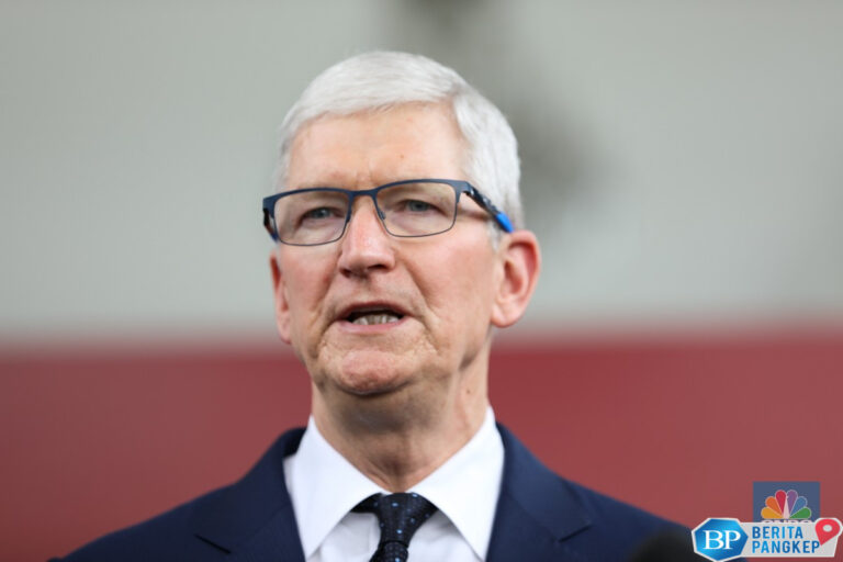 ceo-apple-blak-blakan-lagi-susah-gara-gara-teror-tarif-trump