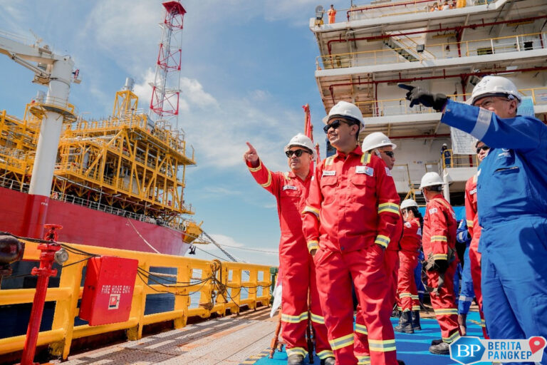 di-hadapan-prabowo-bahlil-sebut-ri-takkan-impor-bbm-solar-di-2026