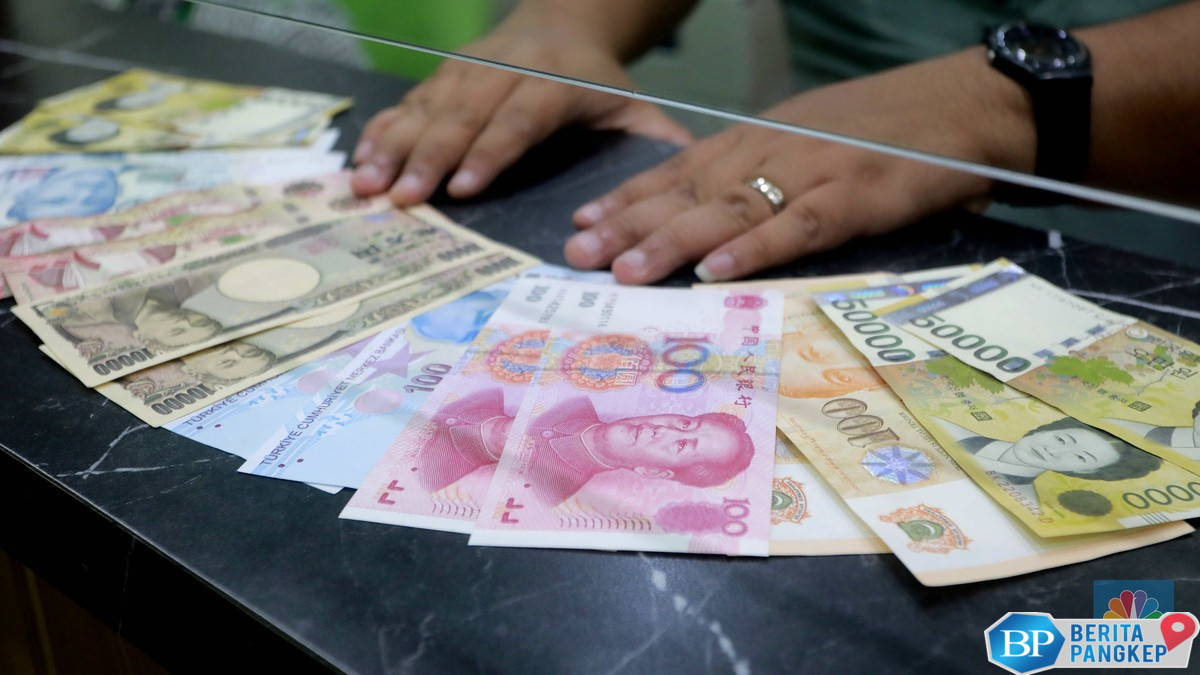 dolar-dihajar-kanan-kiri-rupiah-juara-asia