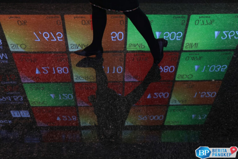 ihsg-dekati-7000-asing-malah-lepas-10-saham-ini