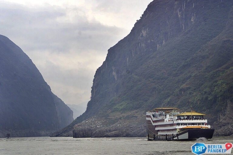kapal-wisata-terbalik-dihantam-badai-9-tewas-presiden-buka-suara