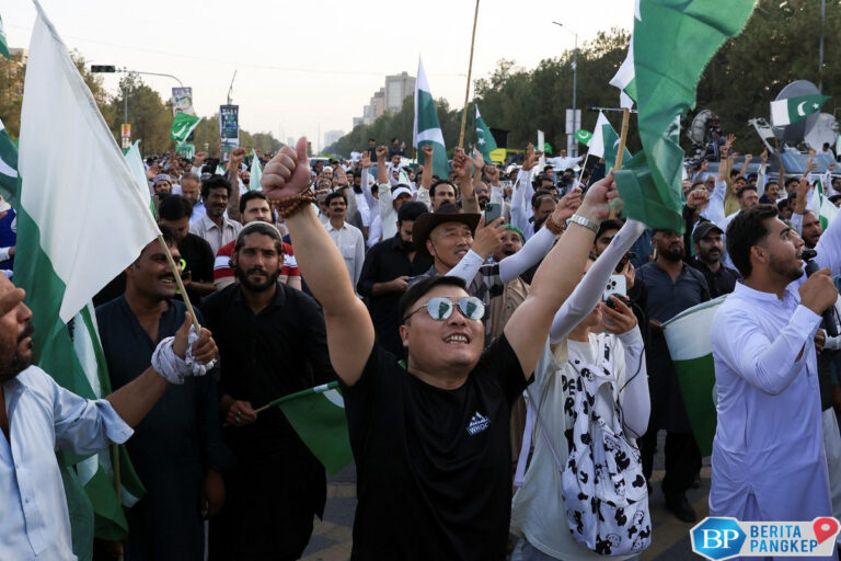 kegembiraan-warga-pakistan-india-sambut-gencatan-senjata