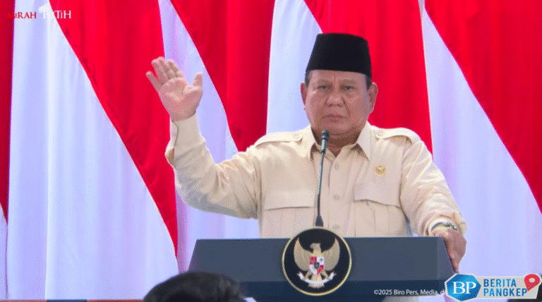 kode-keras-prabowo-tak-akan-ganti-kapolri-dan-panglima-tni