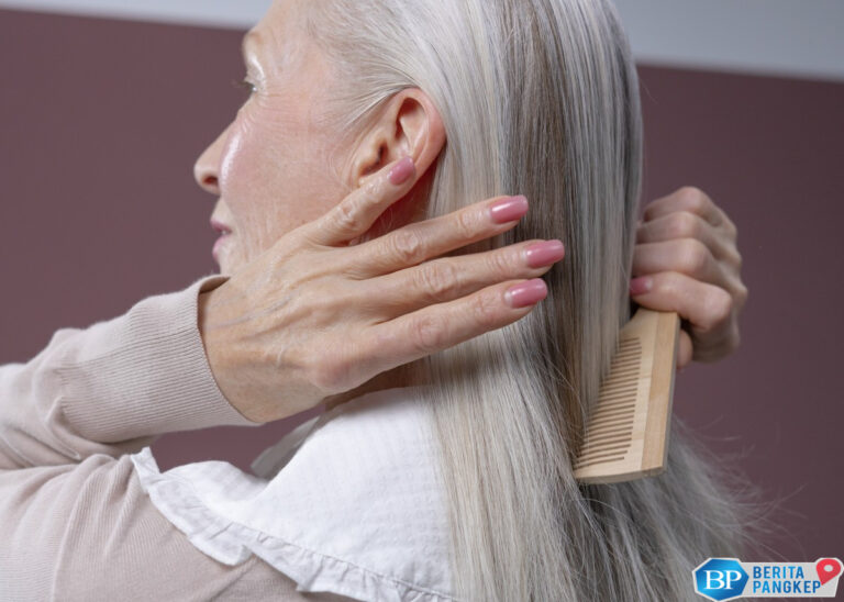 masih-muda-sudah-punya-uban-ini-5-penyebab-uban-muncul-belum-waktunya