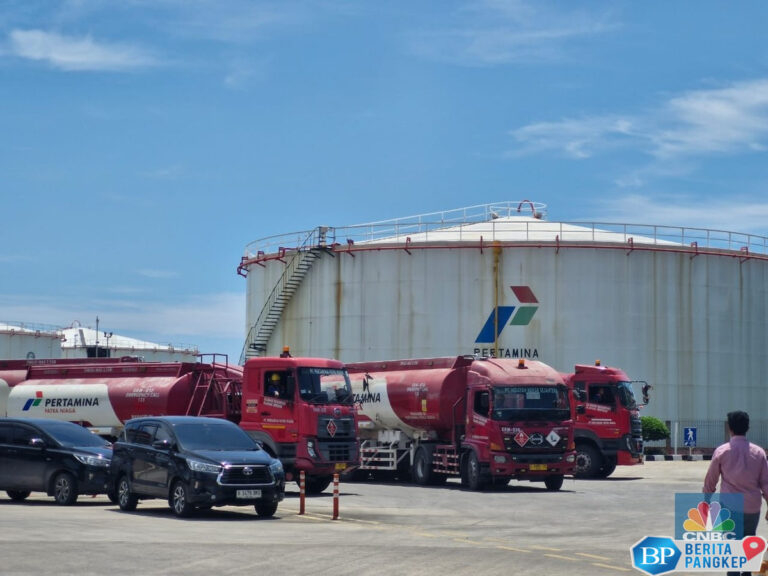 pantas-ri-mau-setop-impor-bbm-dari-singapura-ternyata-ini-alasannya