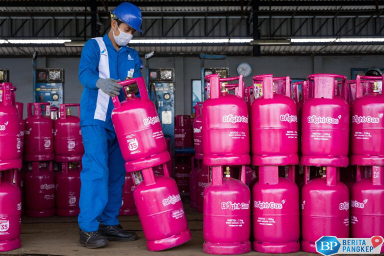 pertamina-salurkan-bantuan-untuk-korban-gempa-bengkulu