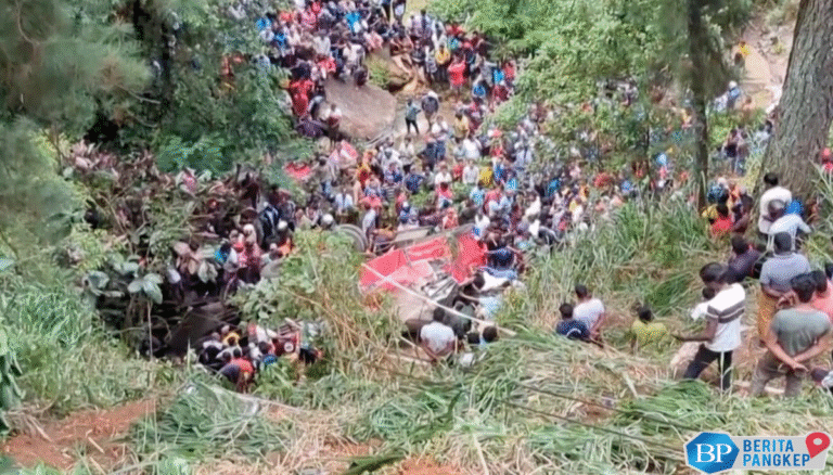 potret-bus-rombongan-peziarah-buddha-masuk-jurang-21-tewas