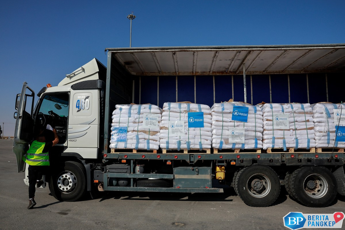 potret-puluhan-truk-bantuan-kemanusiaan-mulai-memasuki-gaza