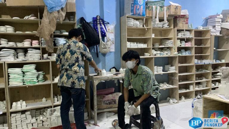 pria-ini-sukses-ekspor-kerajinan-saat-berjuang-lawan-penyakit-langka