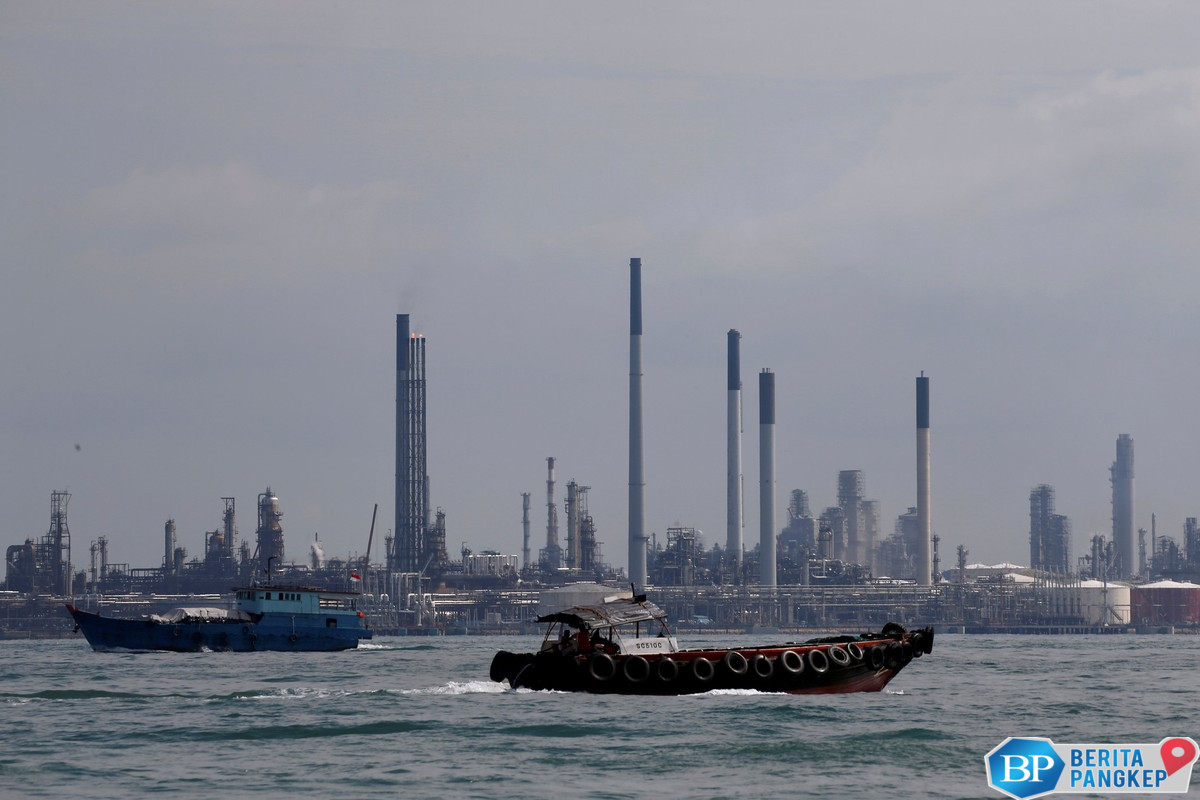 ternyata-ini-alasan-ri-mau-setop-impor-bbm-dari-singapura