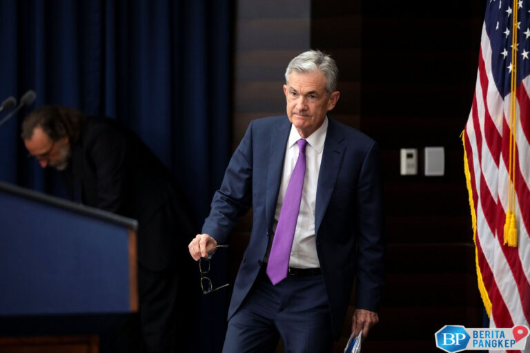 tok-the-fed-tahan-suku-bunga-lagi-perang-dagang-bisa-ganggu-ekonomi
