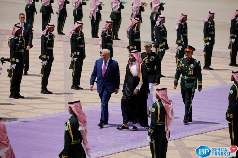 trump-terbang-ke-arab-saudi-siap-buat-kesepakatan-besar