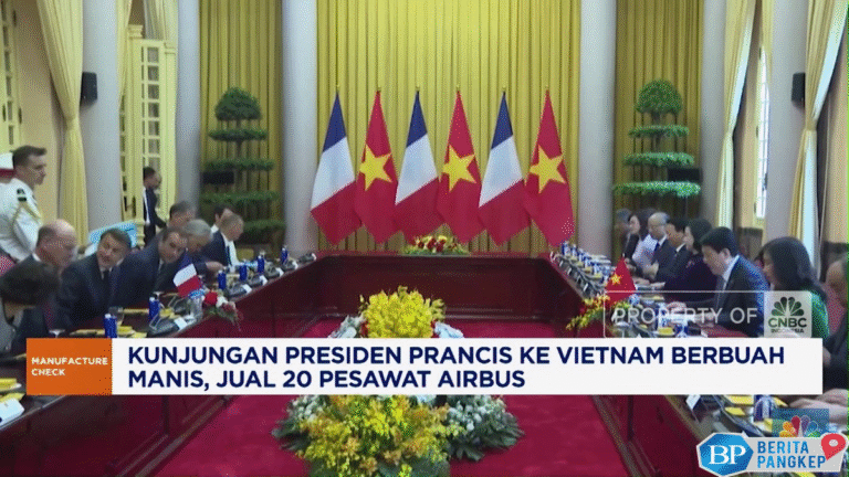 video-kunjungi-vietnam-presiden-prancis-jual-20-pesawat-airbus
