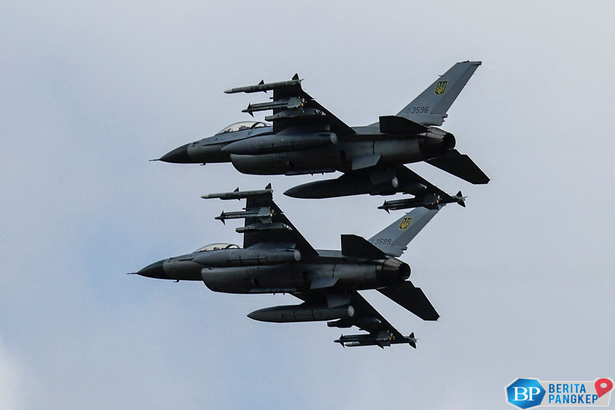 dua-pilot-loncat-setelah-jet-tempur-kf-16-alami-gangguan-teknis