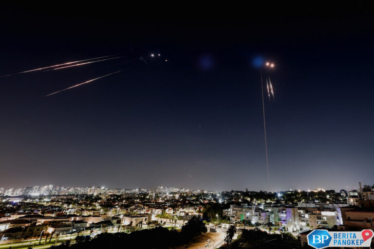iran-pakai-metode-baru-tembus-iron-dome-hantam-tel-aviv-dan-haifa-2