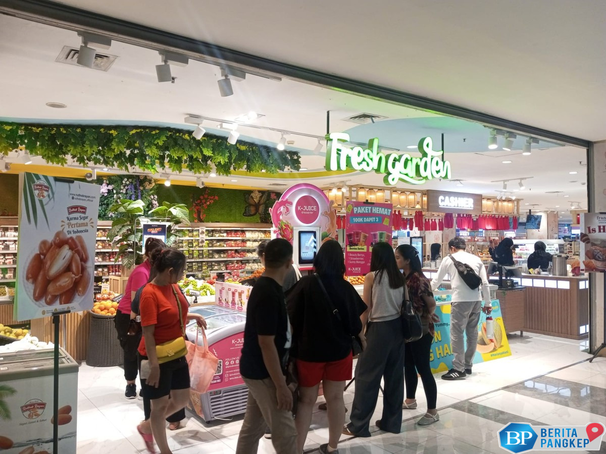 makan-sushi-murah-meriah-pengunjung-ramai-serbu-transmart