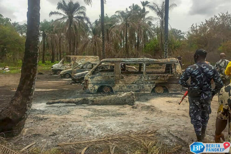 perang-saudara-menggila-warga-dibakar-hidup-hidup-100-lebih-tewas