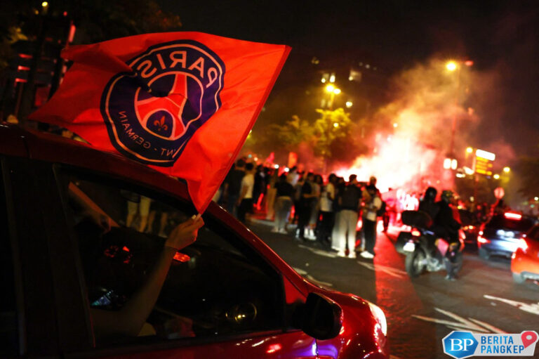 pesta-kemenangan-psg-ricuh-dua-orang-tewas-dan-ratusan-ditahan