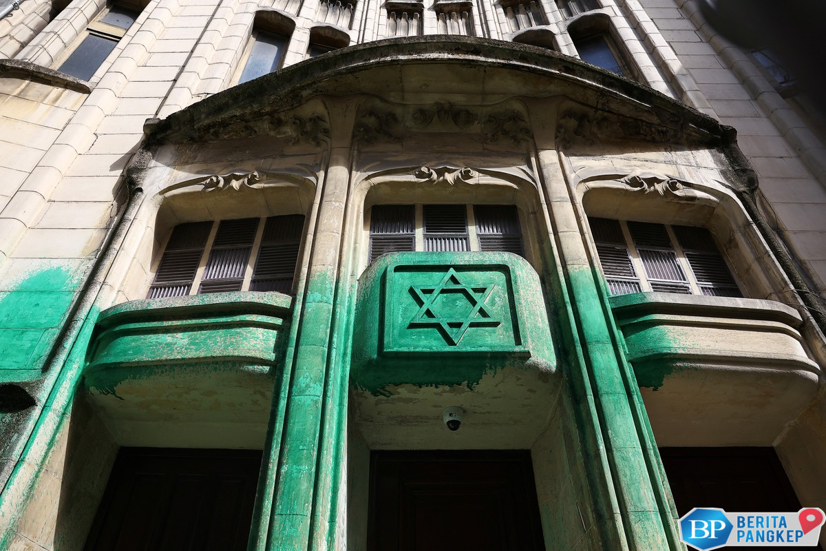 potret-gedung-komunitas-yahudi-di-paris-jadi-sasaran-aksi-vandalisme