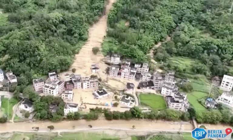 potret-negara-xi-jinping-lumpuh-digulung-banjir-tanah-longsor