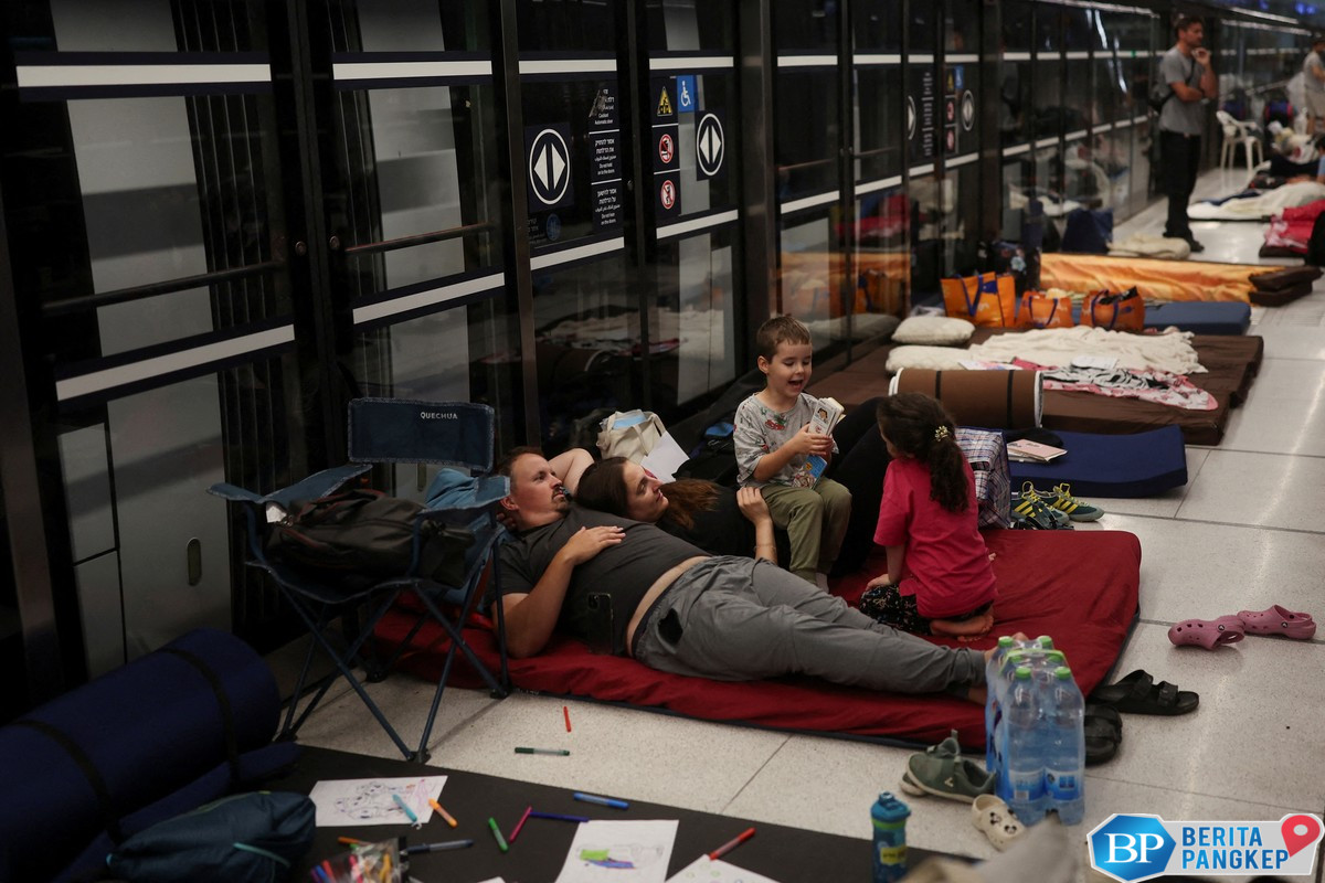 potret-rudal-iran-hantam-israel-bertubi-tubi-warga-panik-dan-berlindung