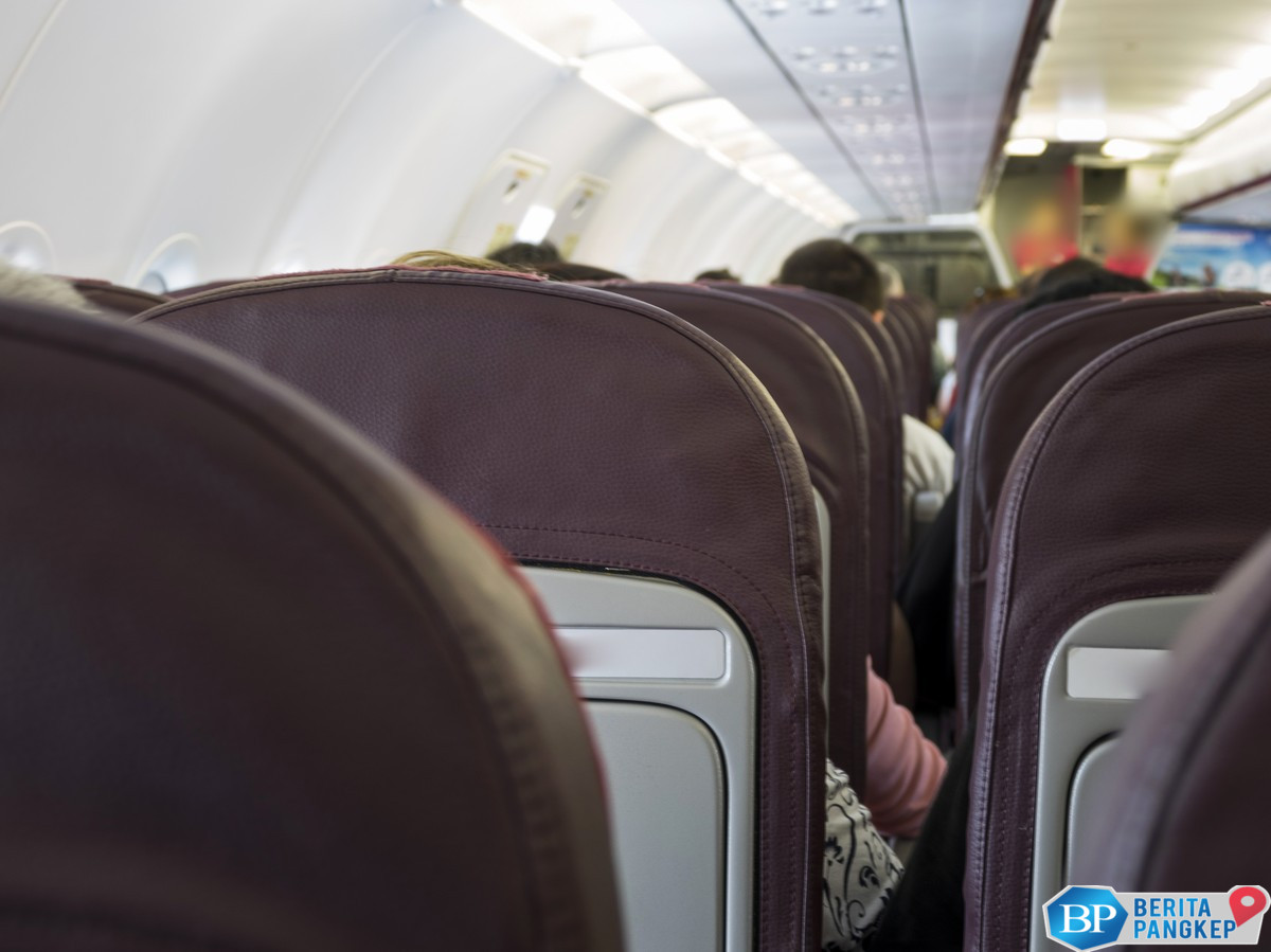 pria-rp15-t-hilang-di-toilet-pesawat-saat-ditemukan-kakinya-buntung