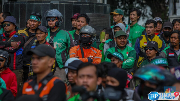 ramai-korban-phk-jadi-gig-workers-tanda-pasar-kerja-formal-bermasalah