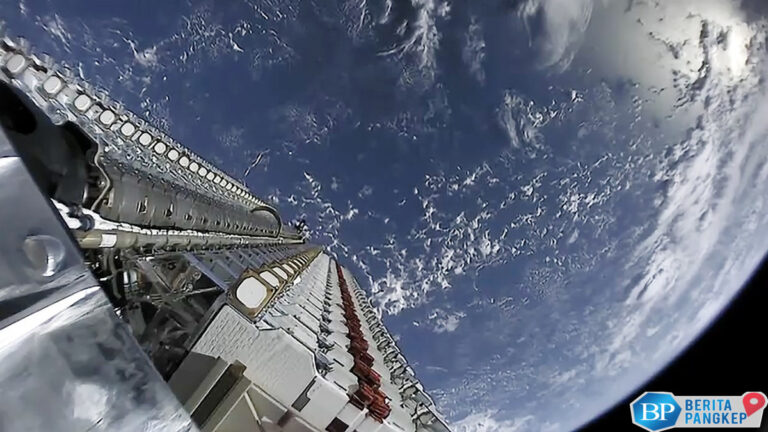 ratusan-satelit-elon-musk-jatuh-kena-amuk-matahari