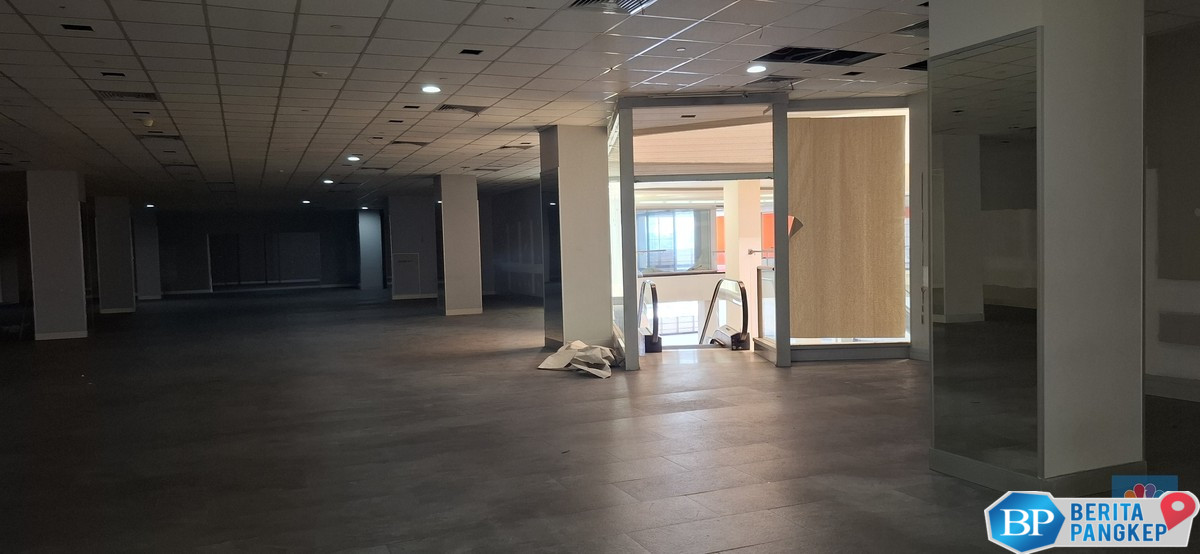 sepi-bak-kuburan-mal-ini-sudah-menahun-mati-segan-hidup-tak-mau